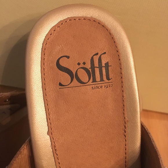 Sofft gold bronze gladiator studded leather thong - Picture 5 of 6